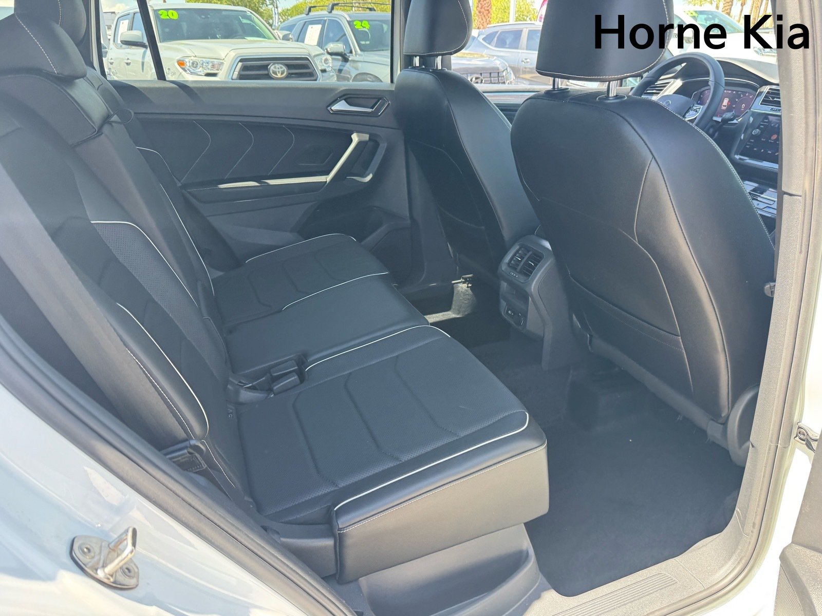 Used 2022 Volkswagen Tiguan SEL R-Line AWD/4WD image 29