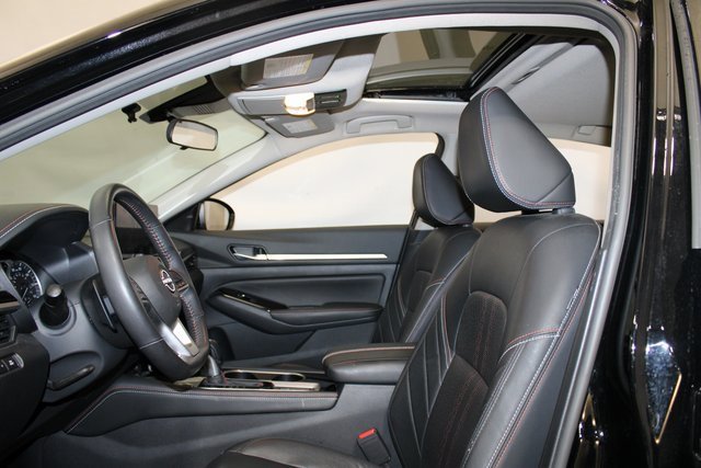 Used 2024 Nissan Altima 2.5 SR w/ SR Premium Package image 9