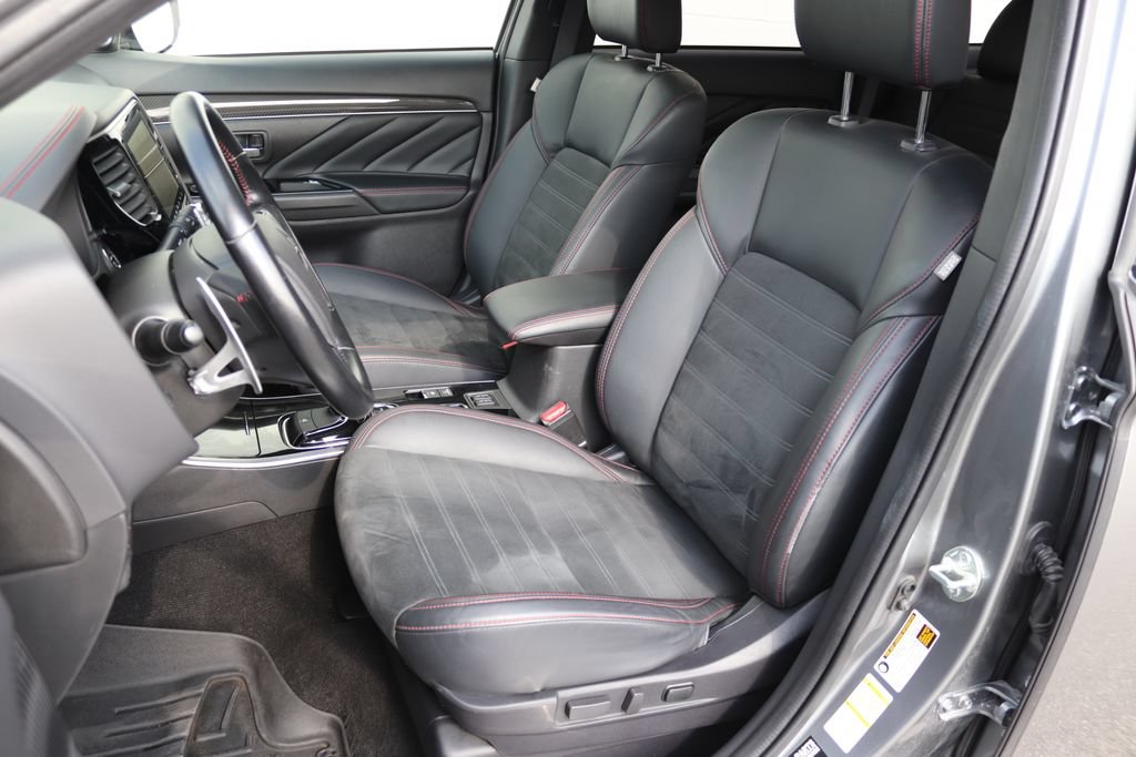 Used 2021 Mitsubishi Outlander LE AWD/4WD image 4