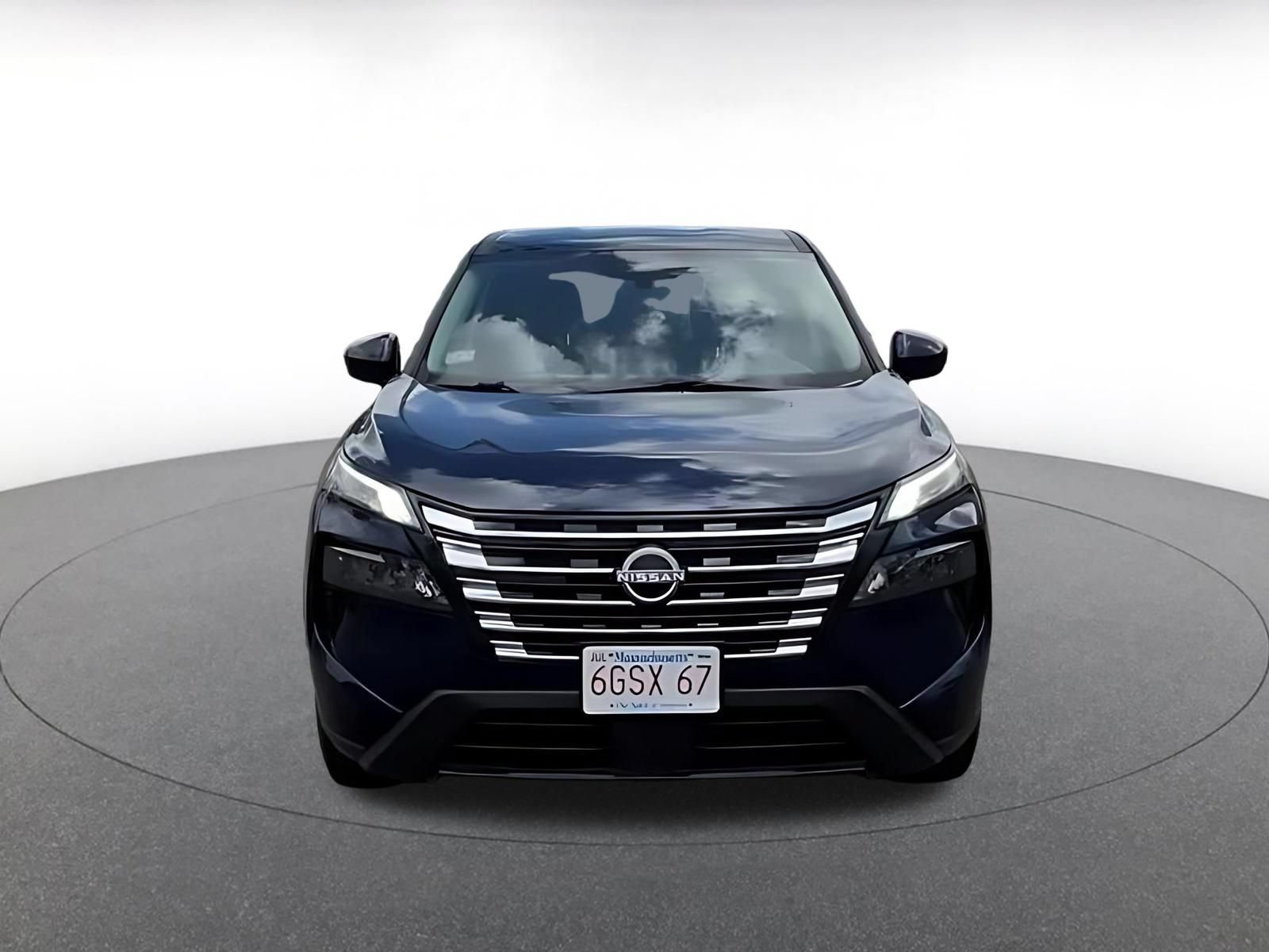 Used 2025 Nissan Rogue SV AWD/4WD image 4