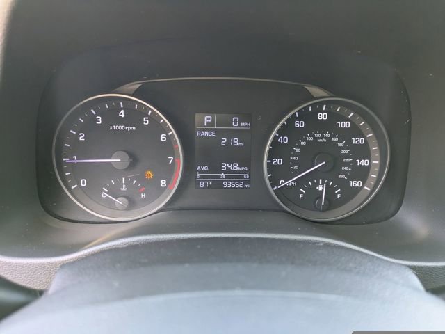 Used 2017 Hyundai Elantra SE image 31