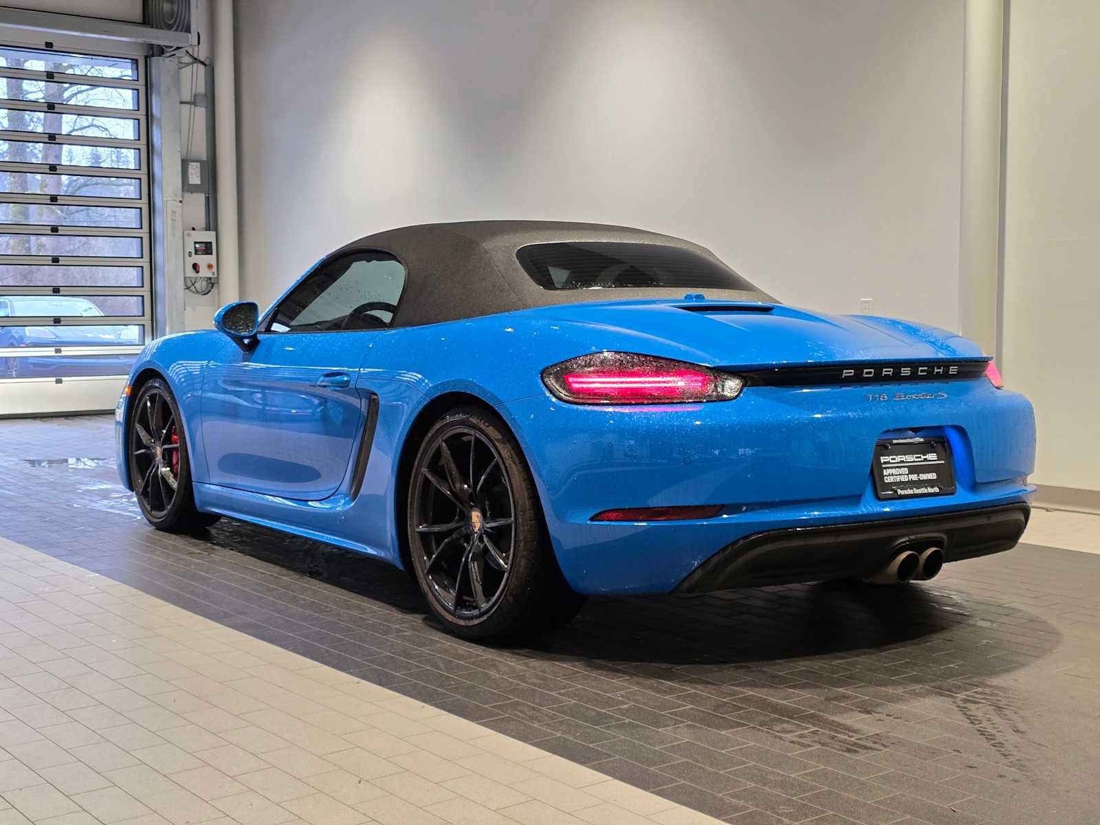 Used 2024 Porsche 718 Boxster S RWD image 5