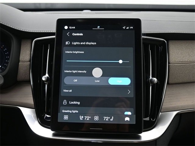 New 2026 Volvo XC90 B6 Plus w/ Protection Package Premier image 17