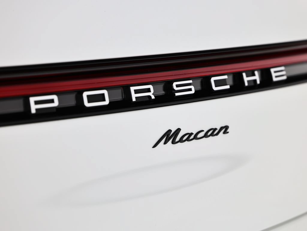 New 2026 Porsche Macan AWD/4WD image 14