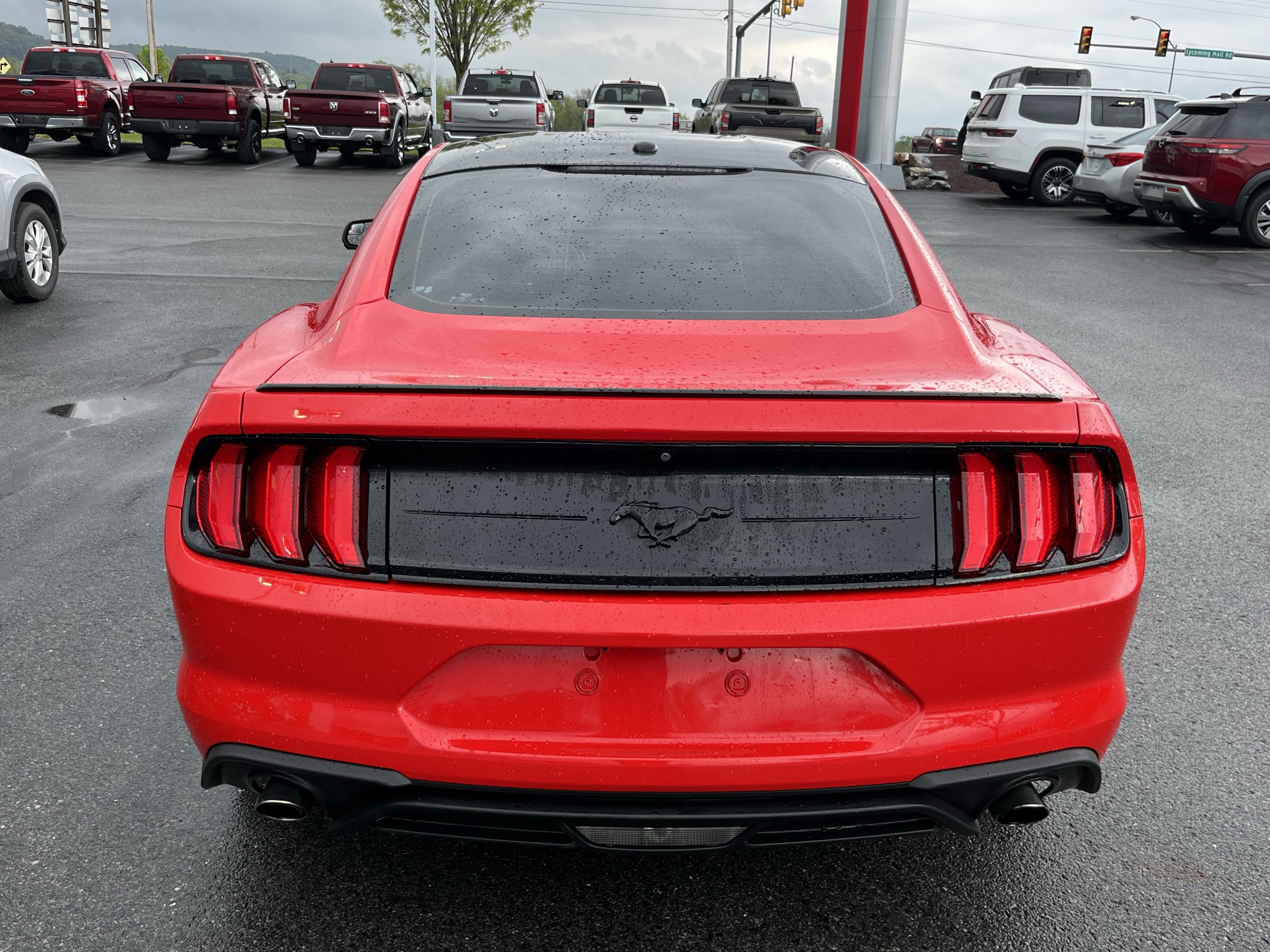 Used 2019 Ford Mustang Coupe w/ Black Accent Package RWD image 5