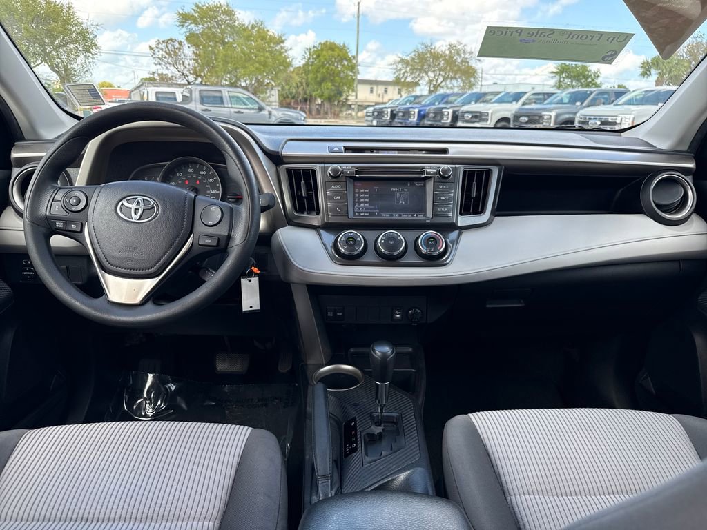 Used 2014 Toyota RAV4 LE image 5