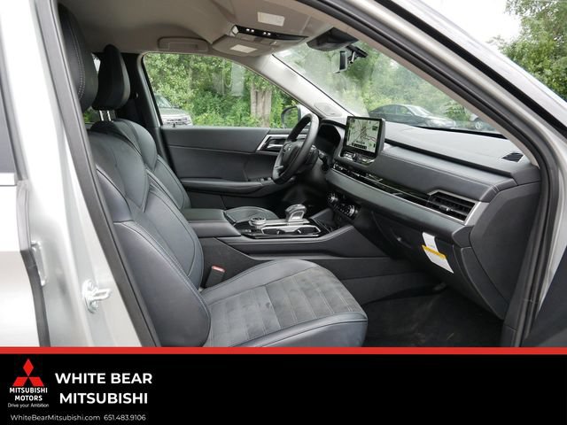 Used 2025 Mitsubishi Outlander SE AWD/4WD image 8