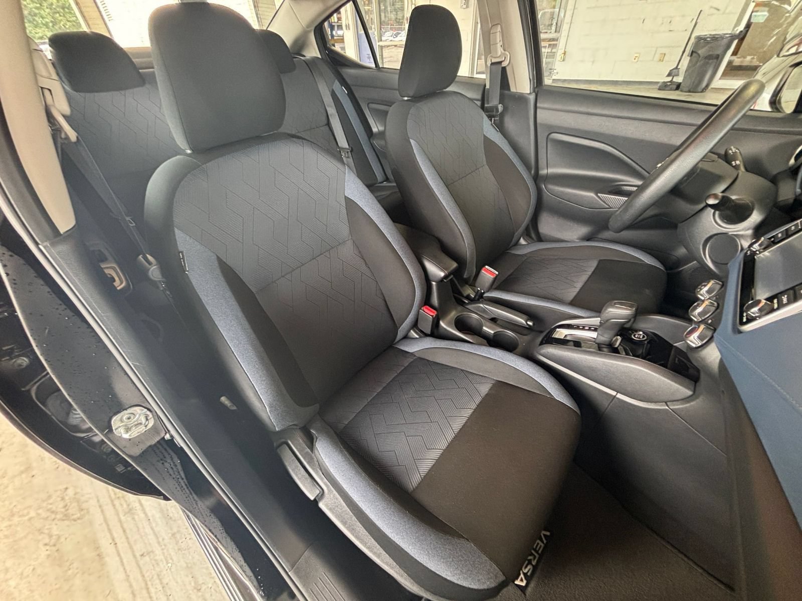 Used 2025 Nissan Versa SV FWD image 34