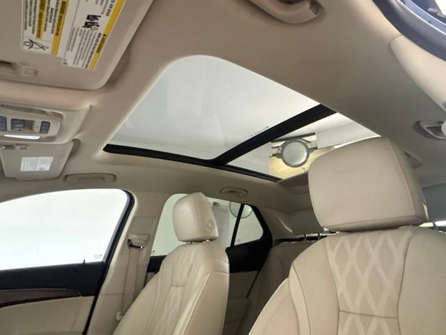 Used 2022 Buick Envision Avenir w/ Technology Package II AWD/4WD image 22