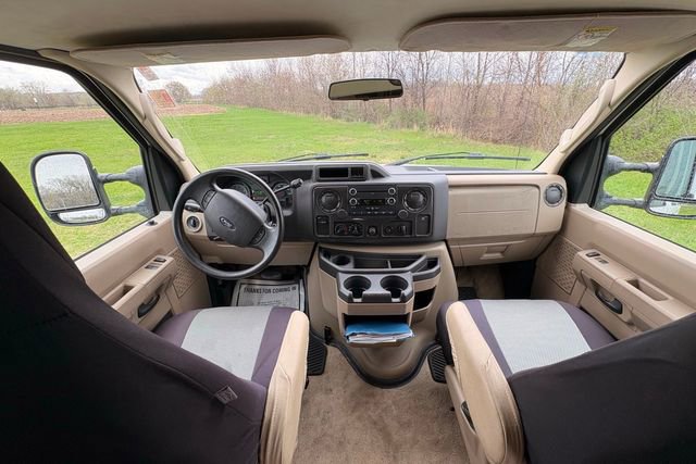 Used 2010 Ford E-150 and Econoline 150 RWD image 10