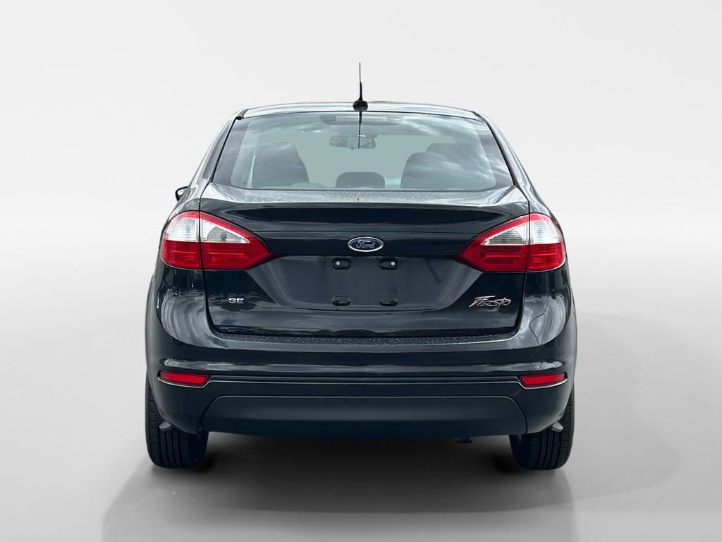Used 2014 Ford Fiesta SE FWD image 2