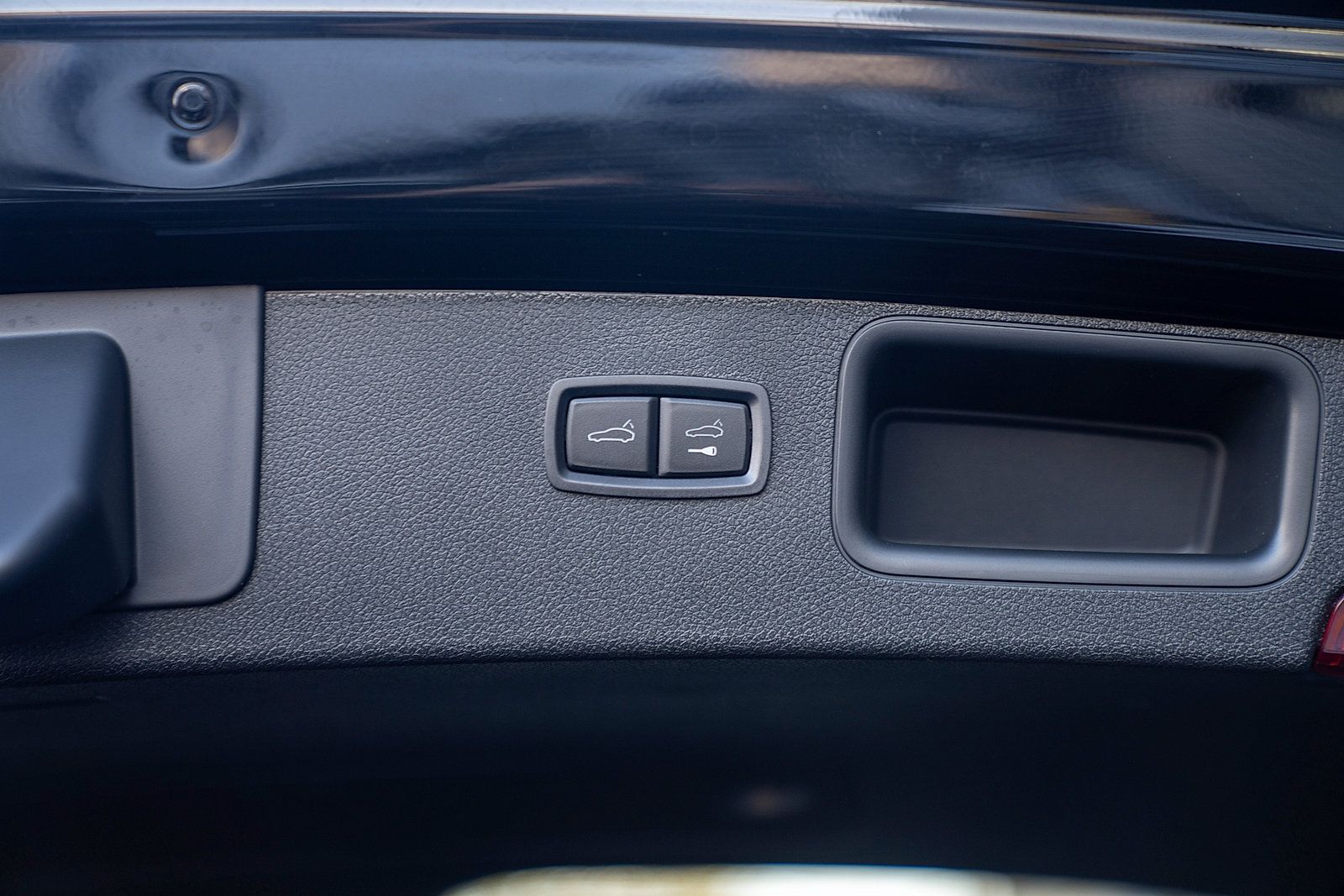 Certified 2025 Porsche Macan AWD/4WD image 22