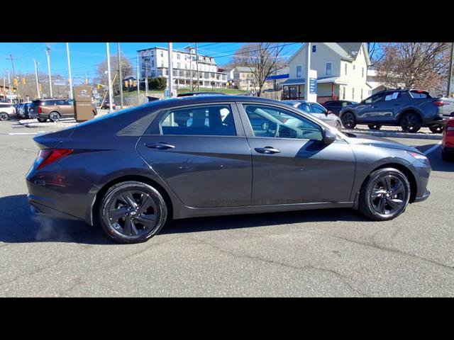 Certified 2023 Hyundai Elantra SEL FWD image 9