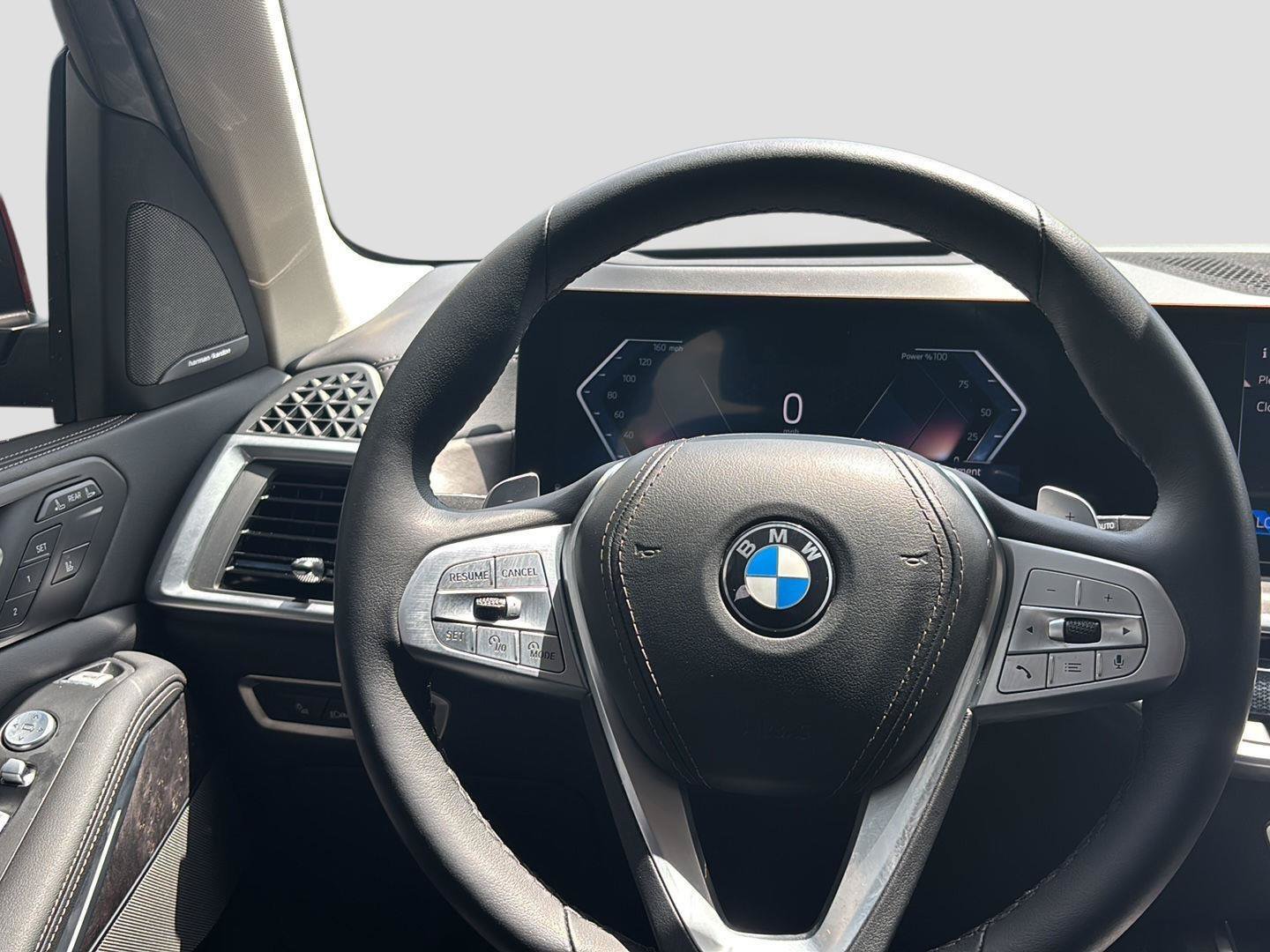 Used 2024 BMW X7 xDrive40i w/ Premium Package AWD/4WD image 12