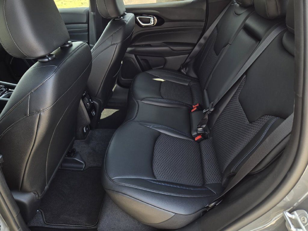 New 2026 Jeep Compass Latitude AWD/4WD image 25