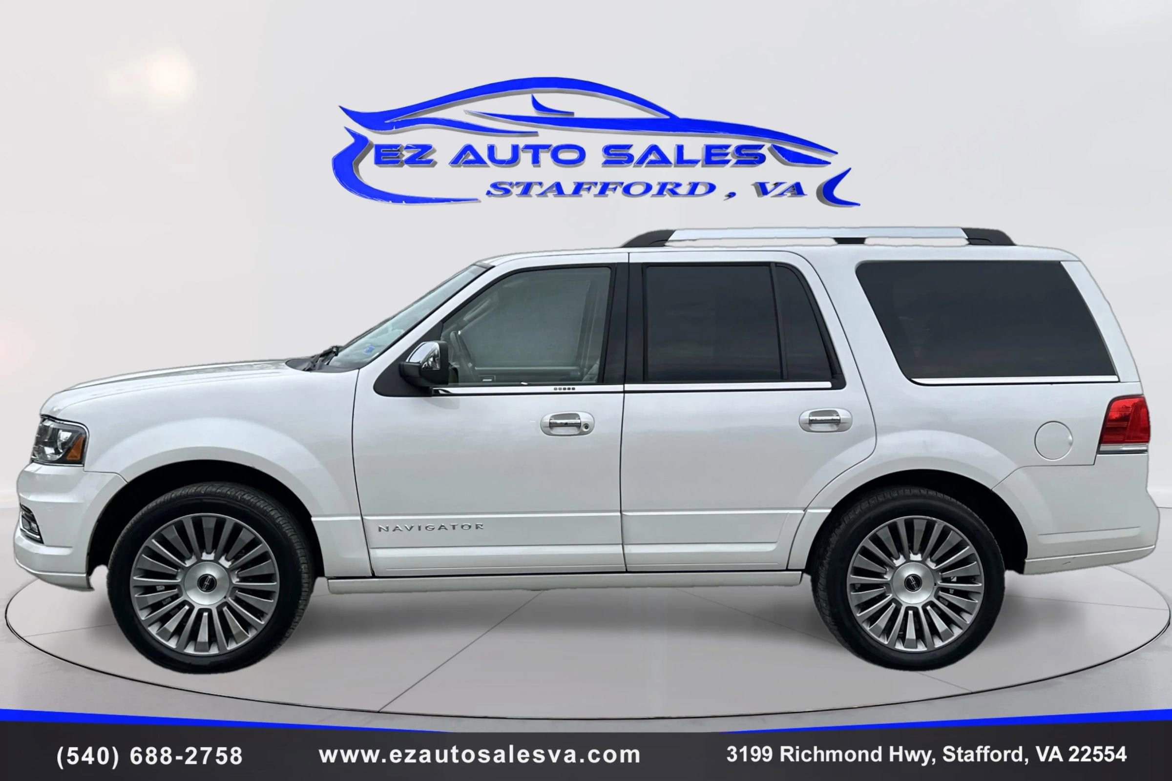 Used 2017 Lincoln Navigator Select image 8