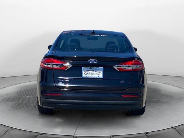 Used 2019 Ford Fusion SE FWD image 4