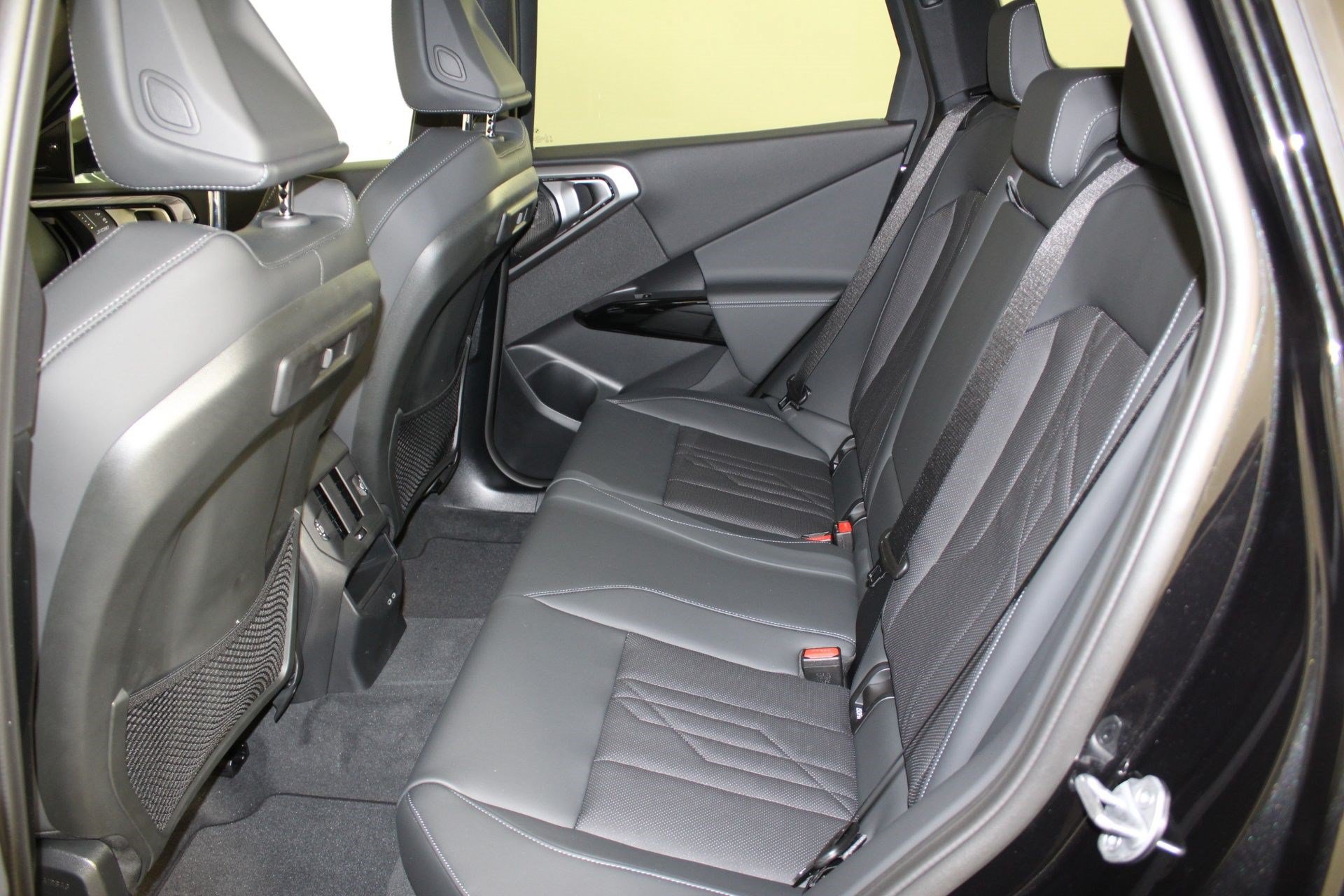 Used 2026 BMW X3 xDrive30i w/ Premium Package AWD/4WD image 12