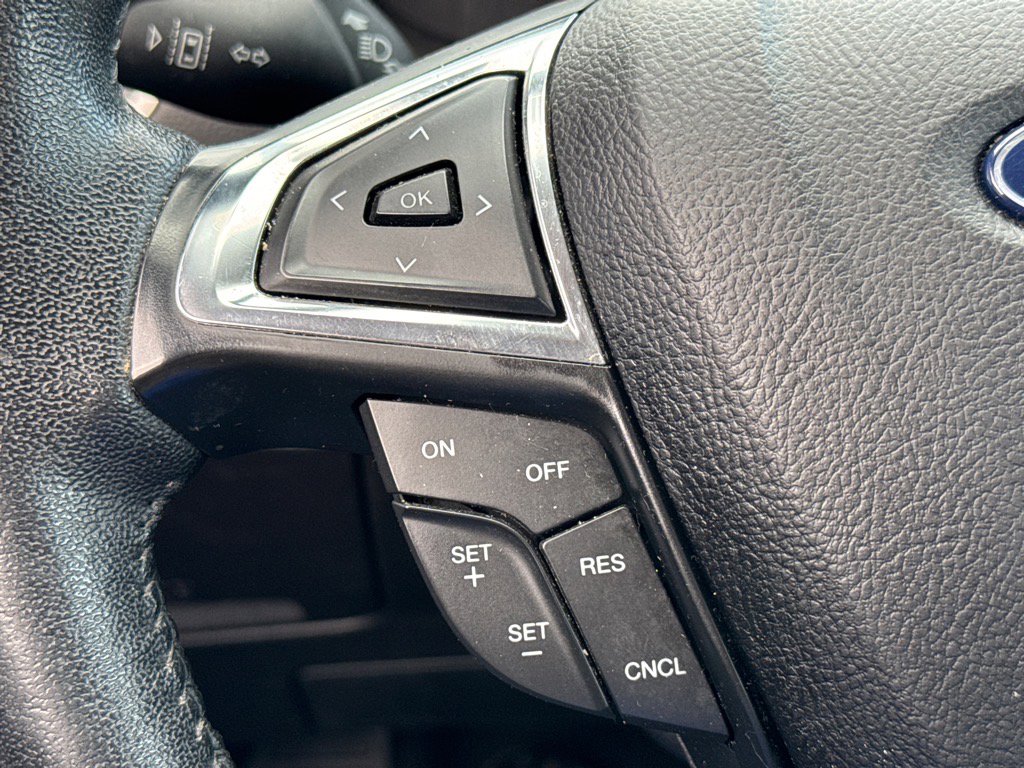 Used 2022 Ford Edge SEL image 15