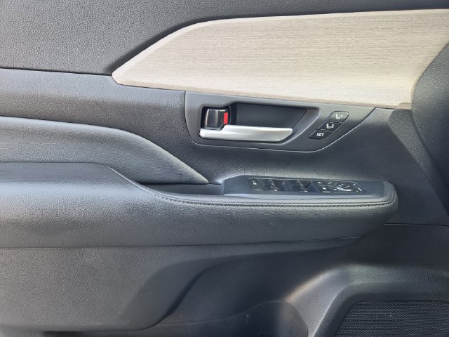 Certified 2024 Toyota Grand Highlander AWD Hybrid image 19
