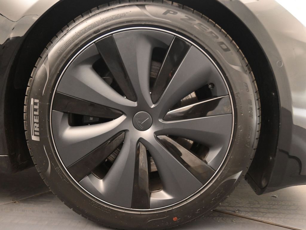 Used 2021 Tesla Model S Plaid image 11
