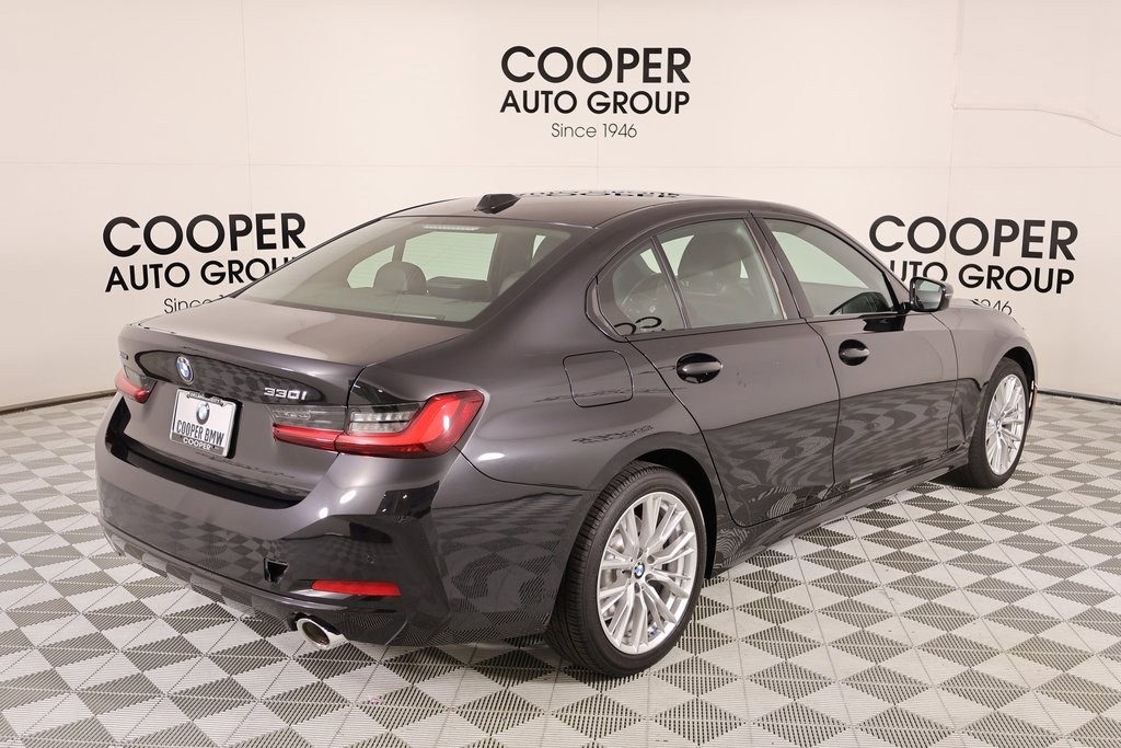 Used 2023 BMW 330i xDrive Sedan w/ Premium Package image 23