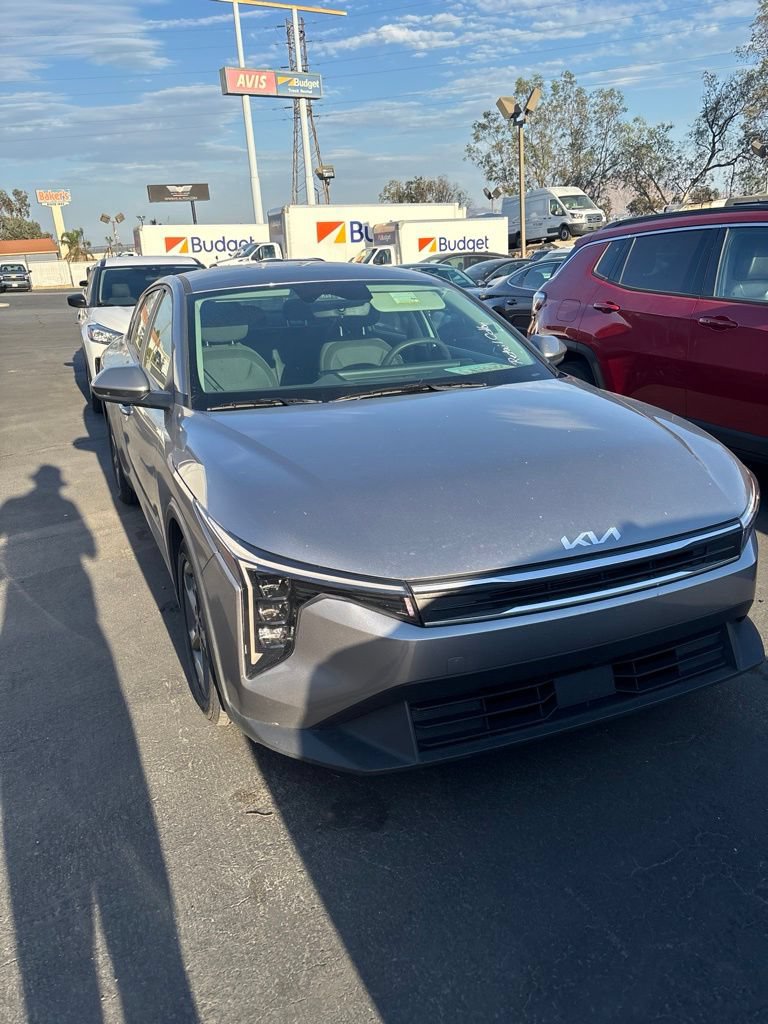Used 2025 Kia K4 FWD image 3