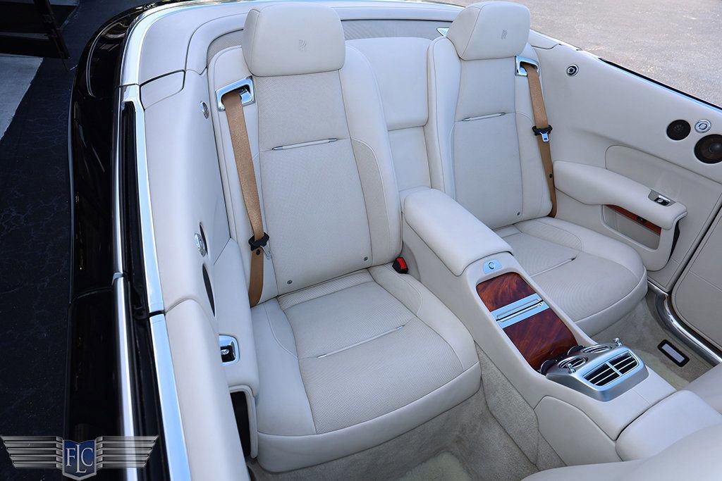 Used 2016 Rolls-Royce Dawn image 17