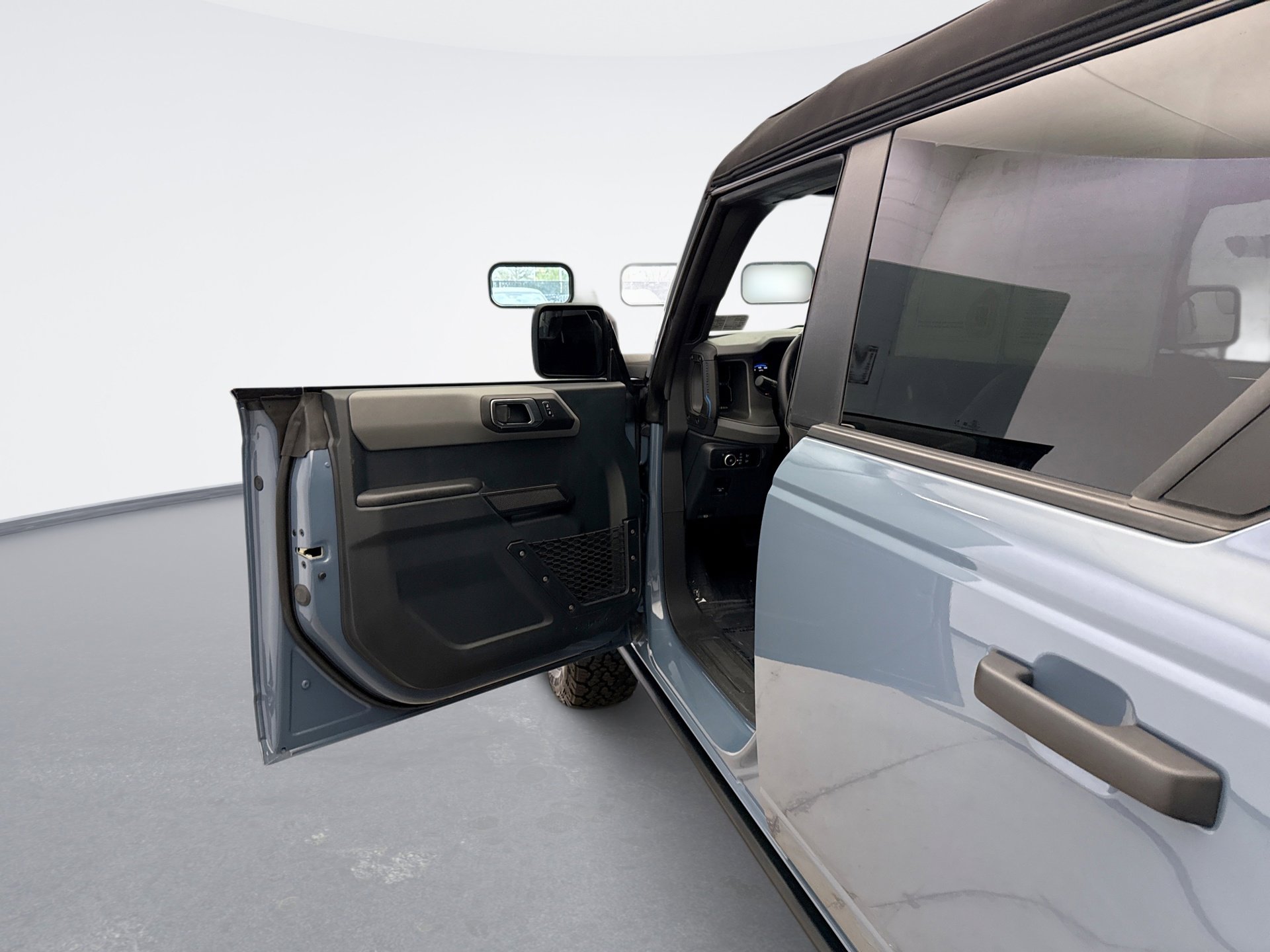 Used 2024 Ford Bronco Black Diamond image 9