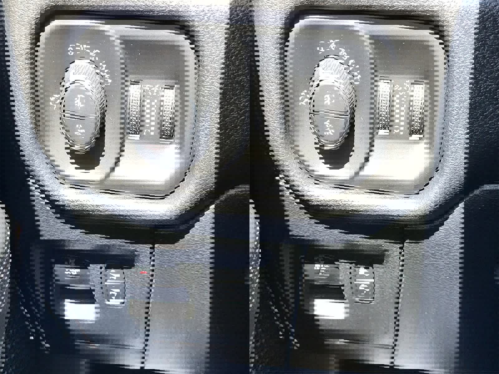 Used 2024 RAM 1500 Laramie image 17