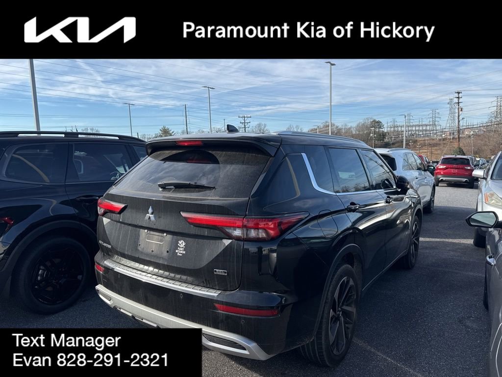 Used 2022 Mitsubishi Outlander SEL image 3