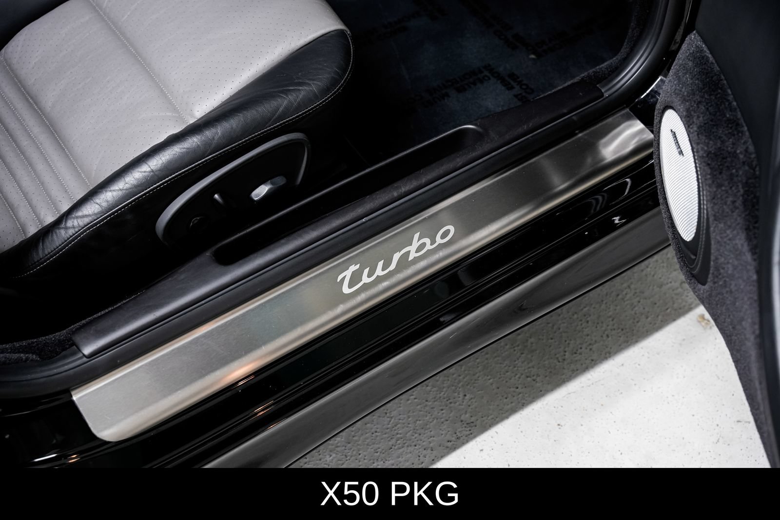 Used 2004 Porsche 911 Turbo AWD/4WD image 27