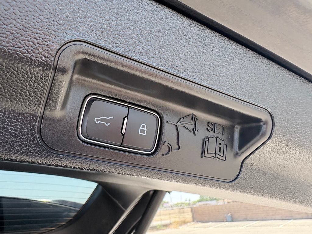 Used 2023 Ford Explorer XLT w/ Equipment Group 202A AWD/4WD image 28