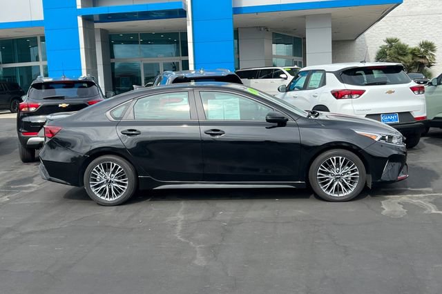 Used 2023 Kia Forte GT-Line w/ GT-Line Premium Package FWD image 3