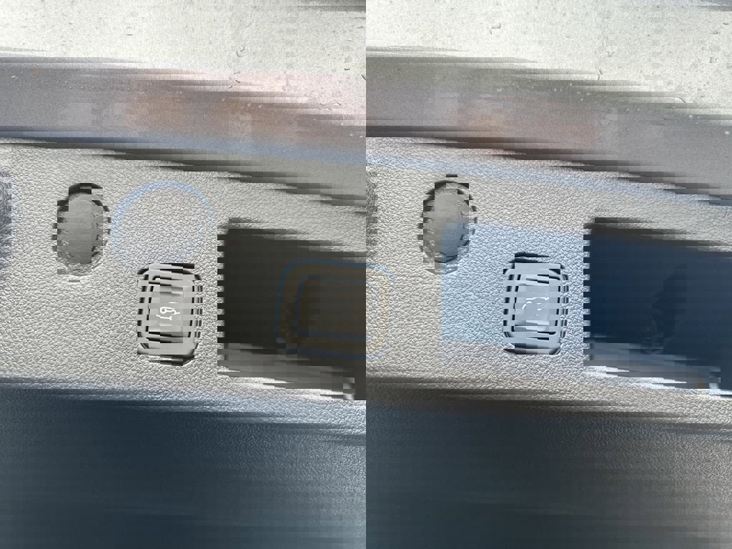 New 2025 Chevrolet Equinox ACTIV w/ Safety and Technology Package image 8