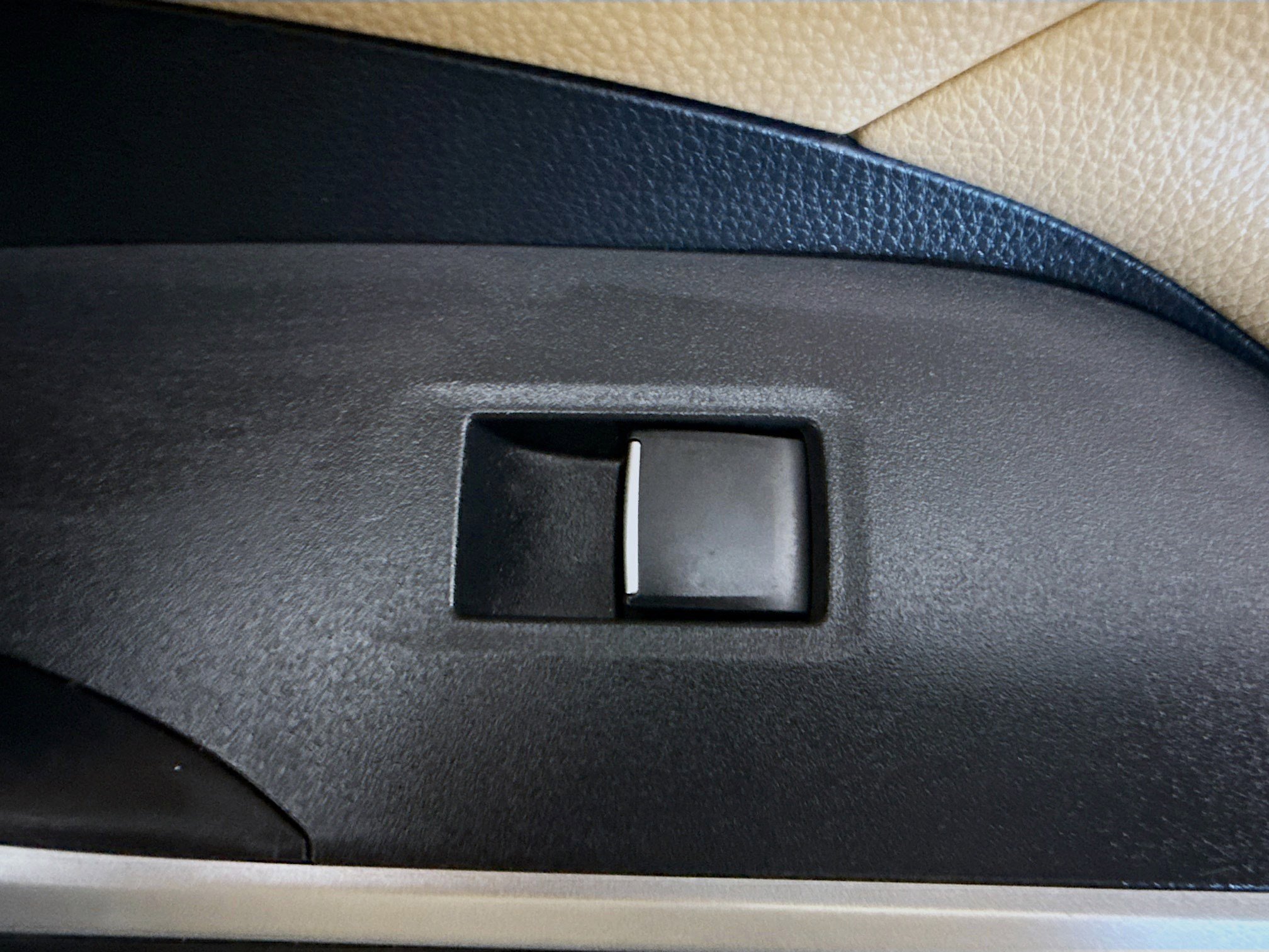 Used 2019 Toyota RAV4 XLE Premium image 31