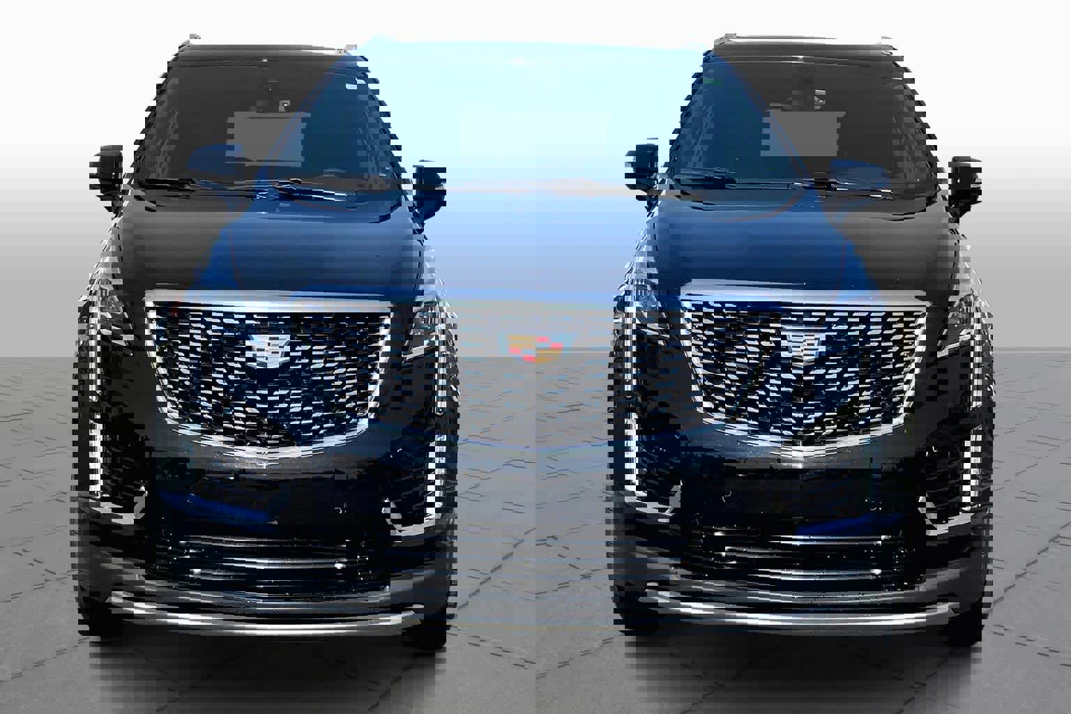 Used 2022 Cadillac XT5 Premium Luxury w/ LPO, Premium Carpet Package image 3