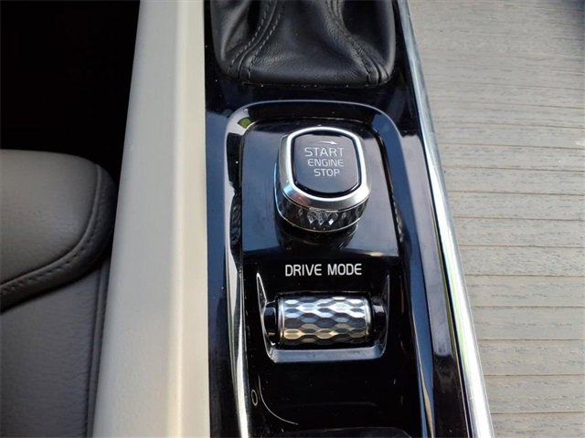 Used 2020 Volvo XC60 T5 Inscription image 22