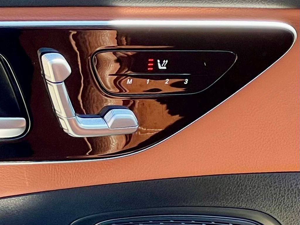 Used 2023 Mercedes-Benz C 300 4MATIC Sedan image 14