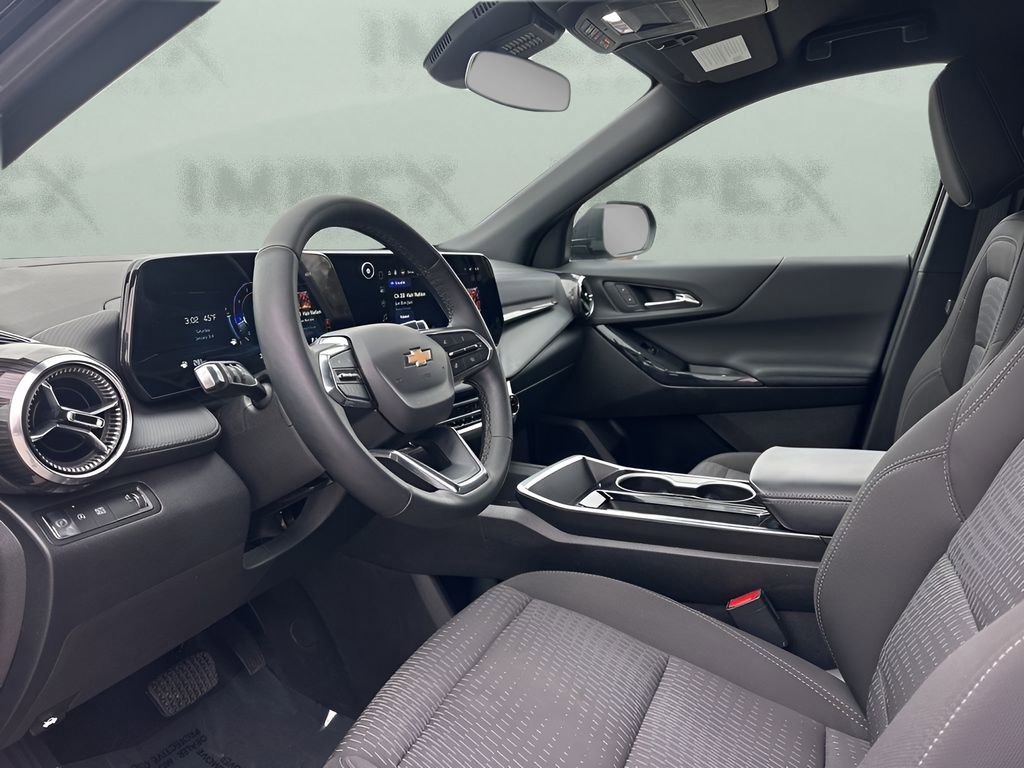 Used 2025 Chevrolet Equinox LT image 9