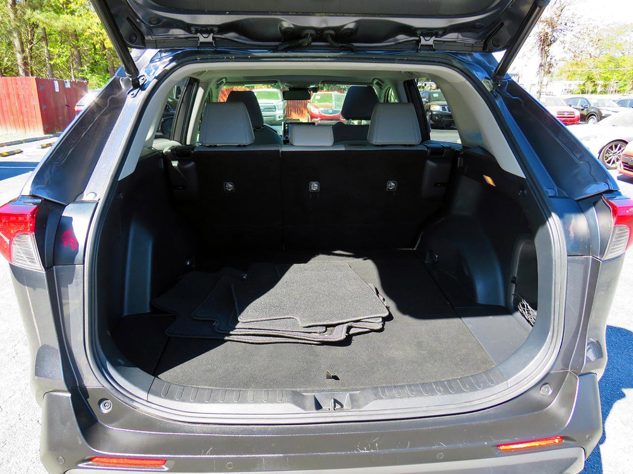 Used 2019 Toyota RAV4 Limited image 16