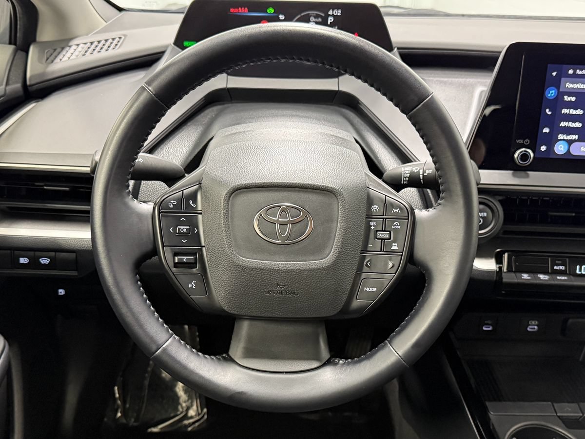 Used 2025 Toyota Prius LE FWD image 15