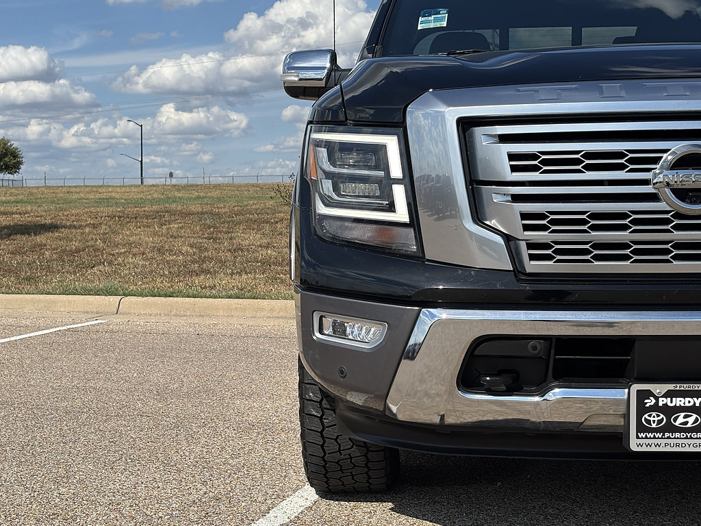 Used 2021 Nissan Titan Platinum Reserve AWD/4WD image 4