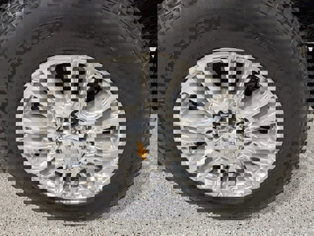 Used 2023 Chevrolet Silverado 3500 High Country w/ Z71 Off-Road Package image 12