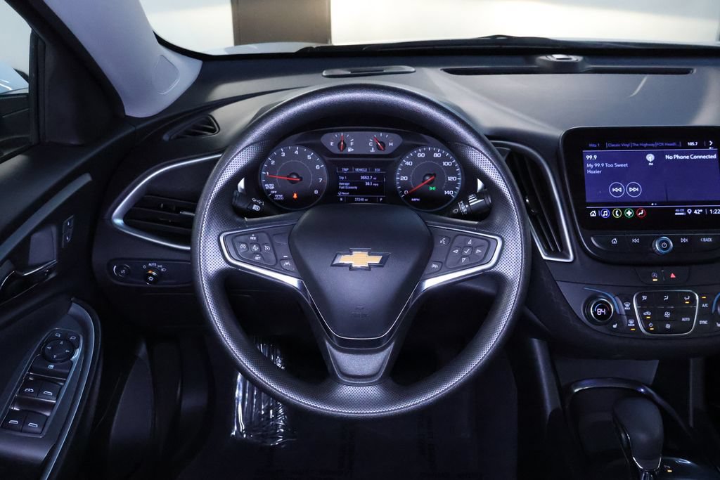 Used 2025 Chevrolet Malibu LT FWD image 17