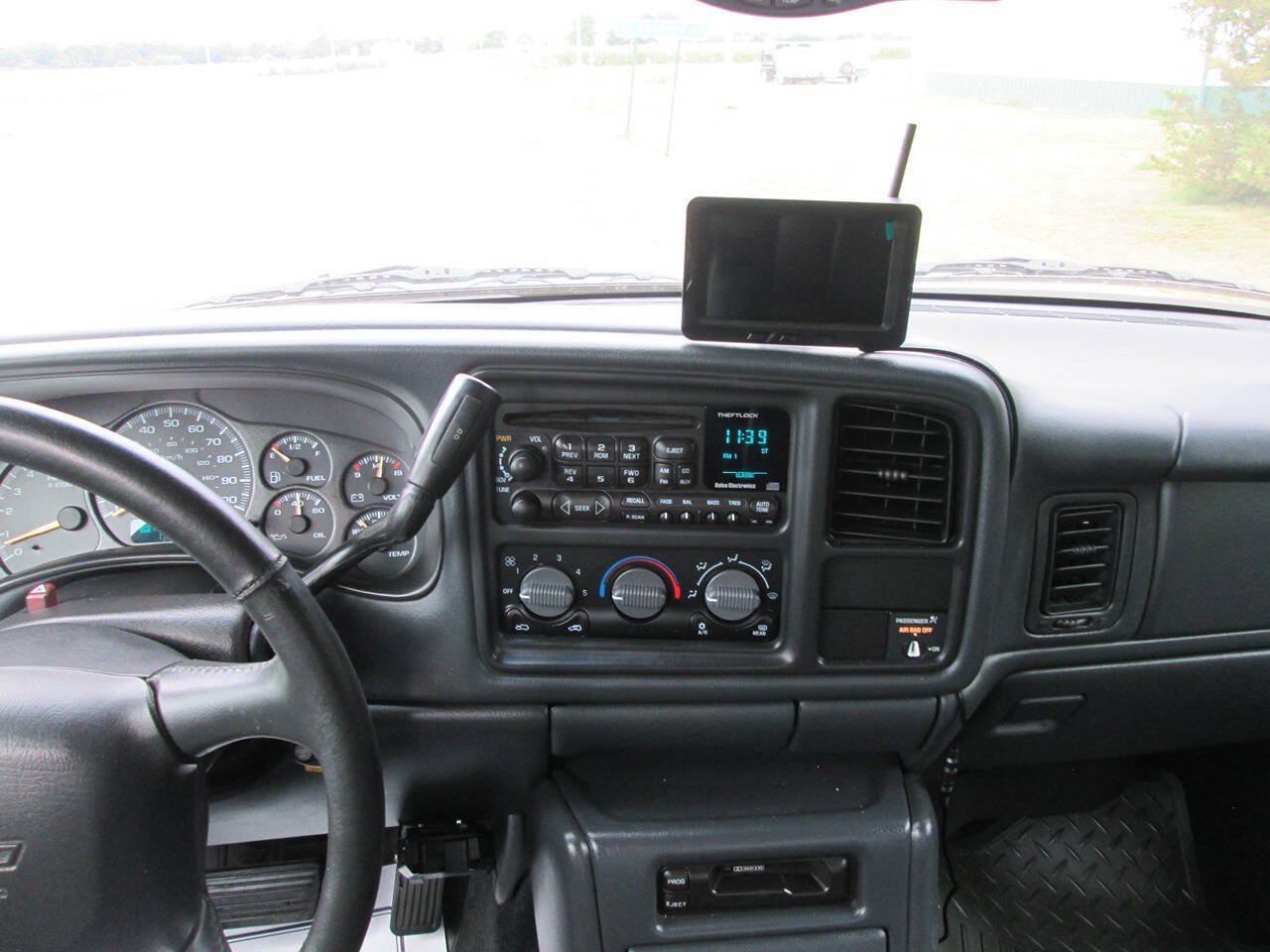 Used 2000 Chevrolet Silverado 2500 LT AWD/4WD image 24