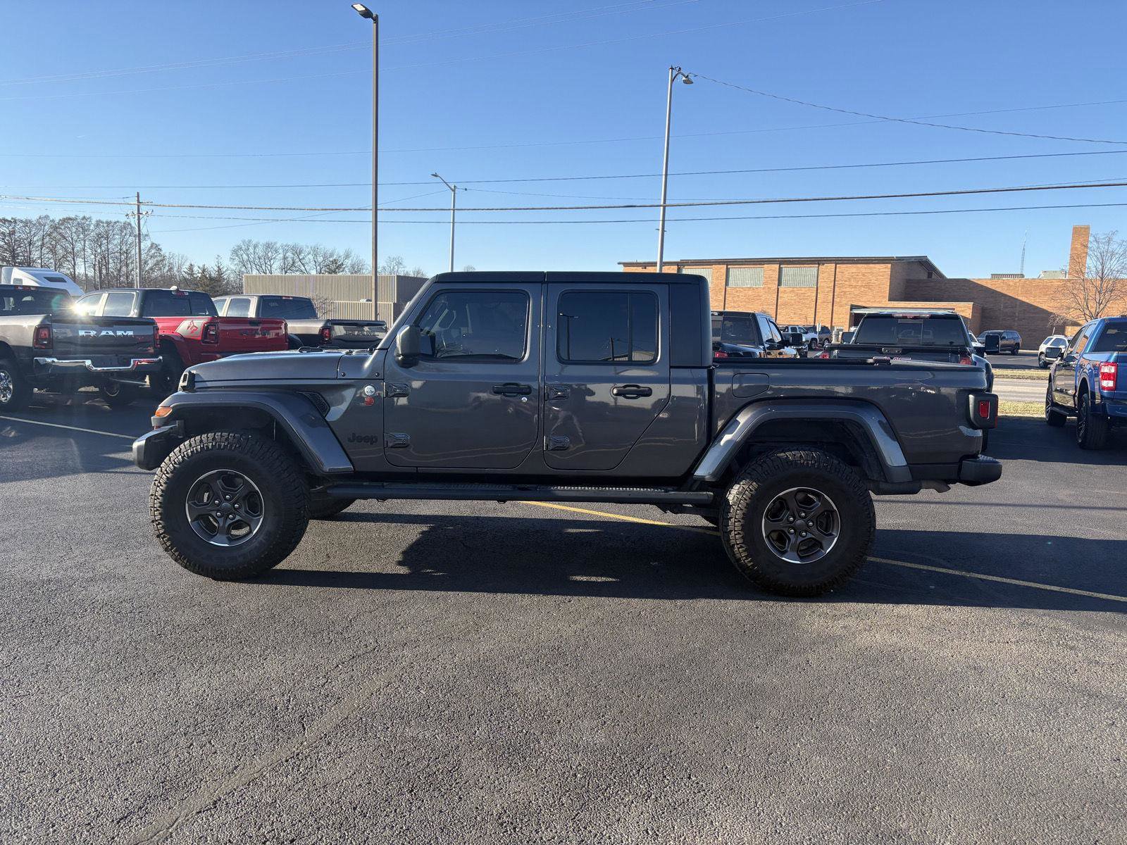 Used 2021 Jeep Gladiator Sport image 20