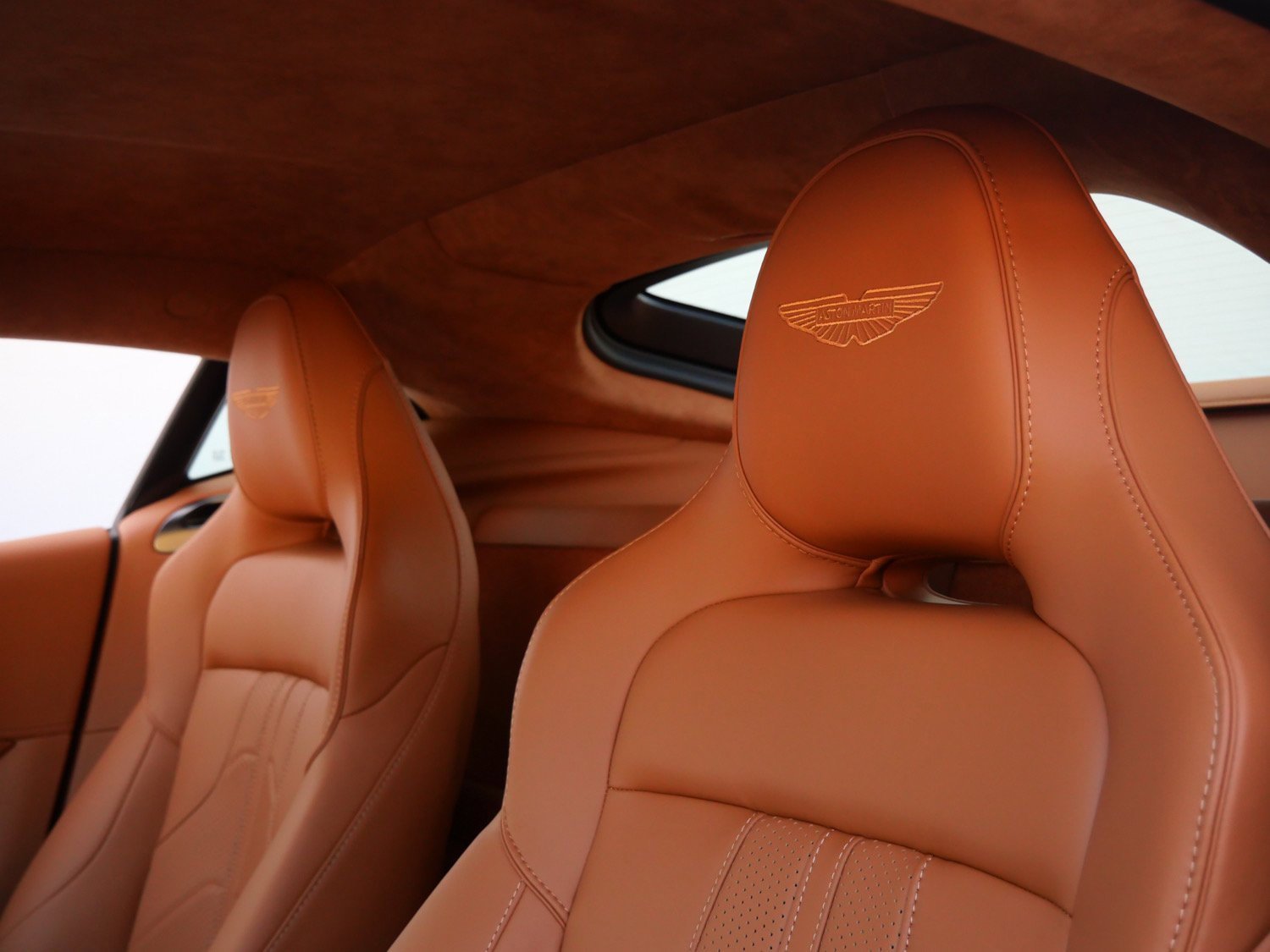 New 2026 Aston Martin V8 Vantage Coupe image 5