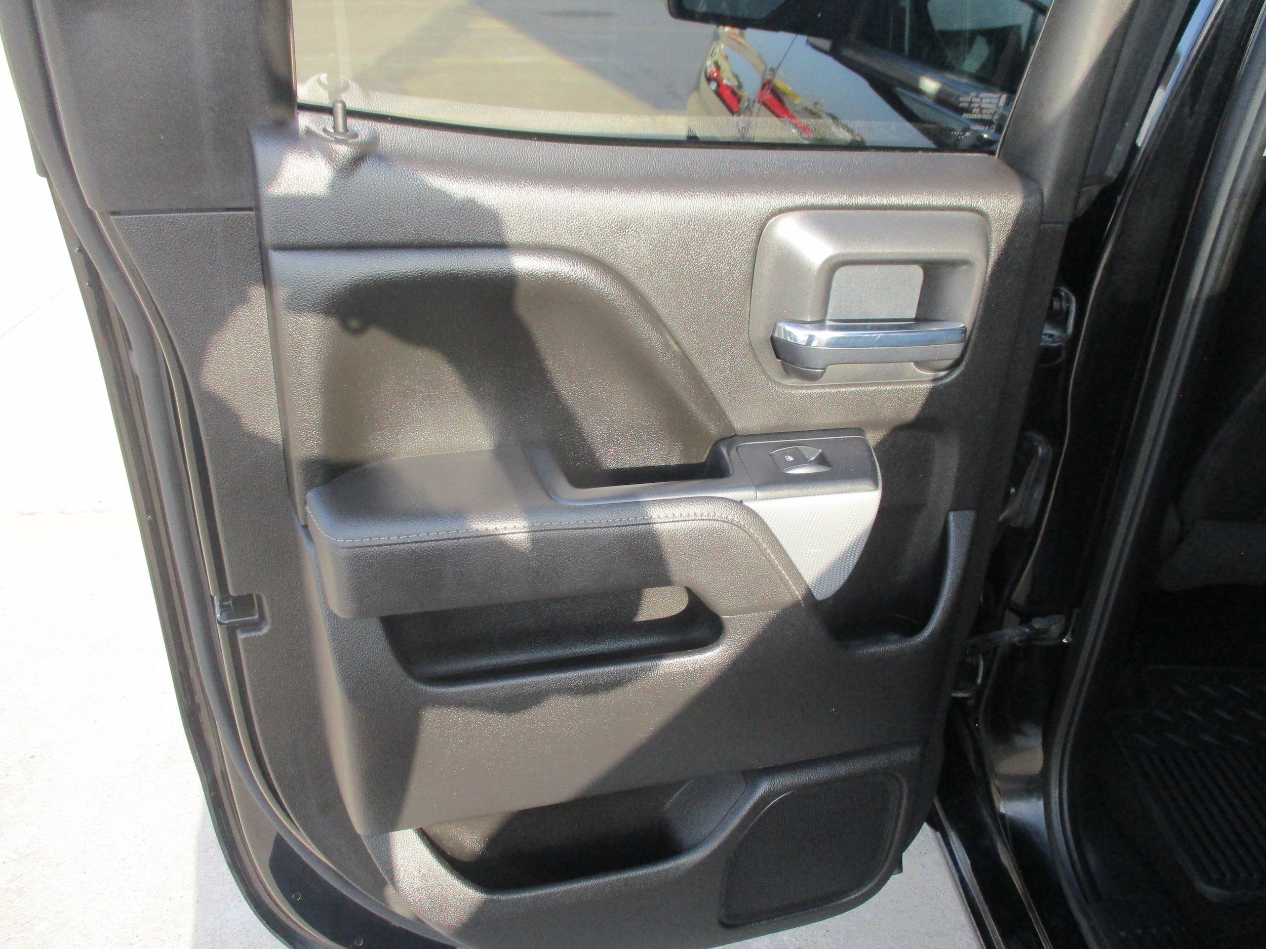 Used 2017 Chevrolet Silverado 1500 LT w/ All Star Edition AWD/4WD image 6