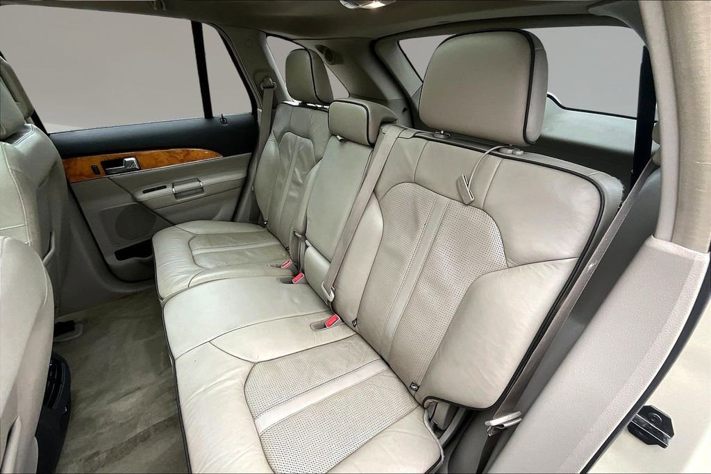 Used 2015 Lincoln MKX AWD w/ Equipment Group 102A image 21